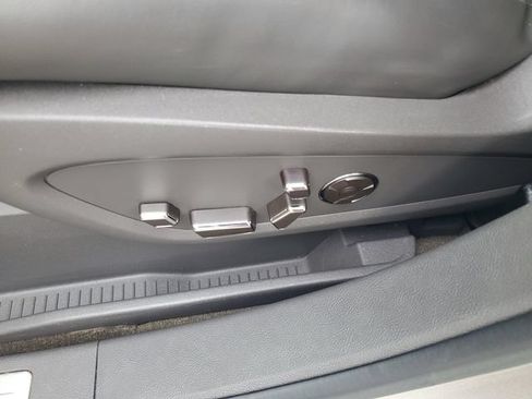 Used 2019 Lincoln Nautilus Reserve FWD image 7