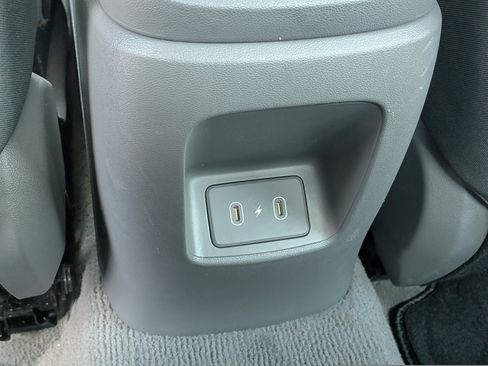 Used 2025 Hyundai Elantra SE FWD image 14