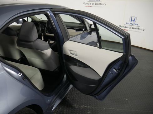 Used 2020 Toyota Corolla LE image 8
