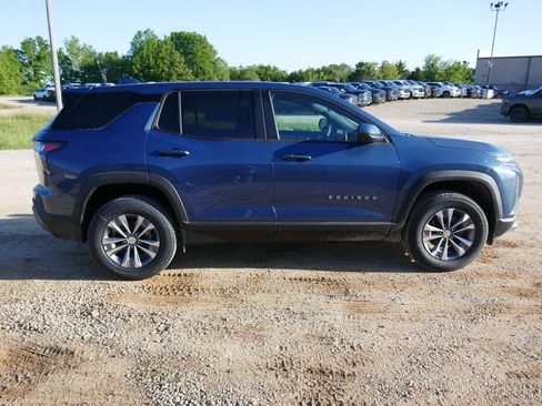 New 2026 Chevrolet Equinox LT FWD image 2