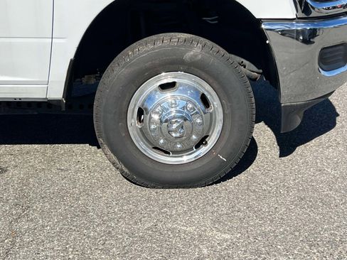 Used 2023 RAM 3500 Tradesman image 9