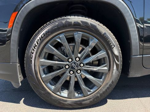 Used 2023 Chevrolet Traverse RS AWD/4WD image 26