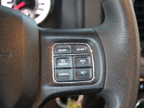 Used 2018 RAM 1500 Express w/ Express Value Package AWD/4WD image 17