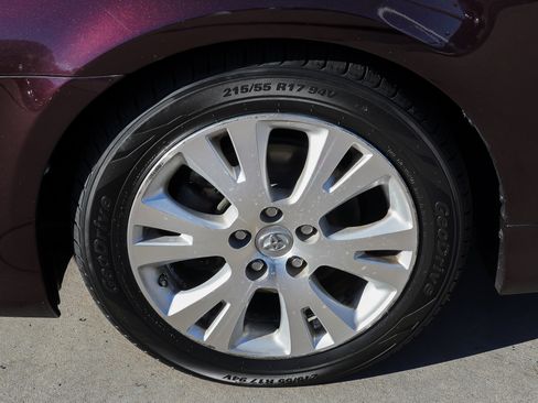 Used 2011 Toyota Avalon FWD image 12