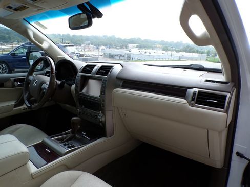 Used 2014 Lexus GX 460 w/ Premium Package AWD/4WD image 14
