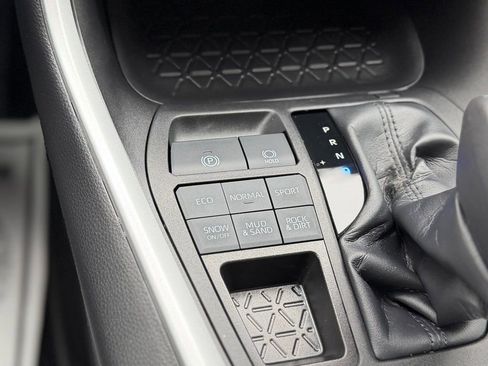 Used 2023 Toyota RAV4 XLE image 20