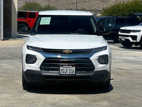 Used 2023 Chevrolet TrailBlazer LS FWD image 2