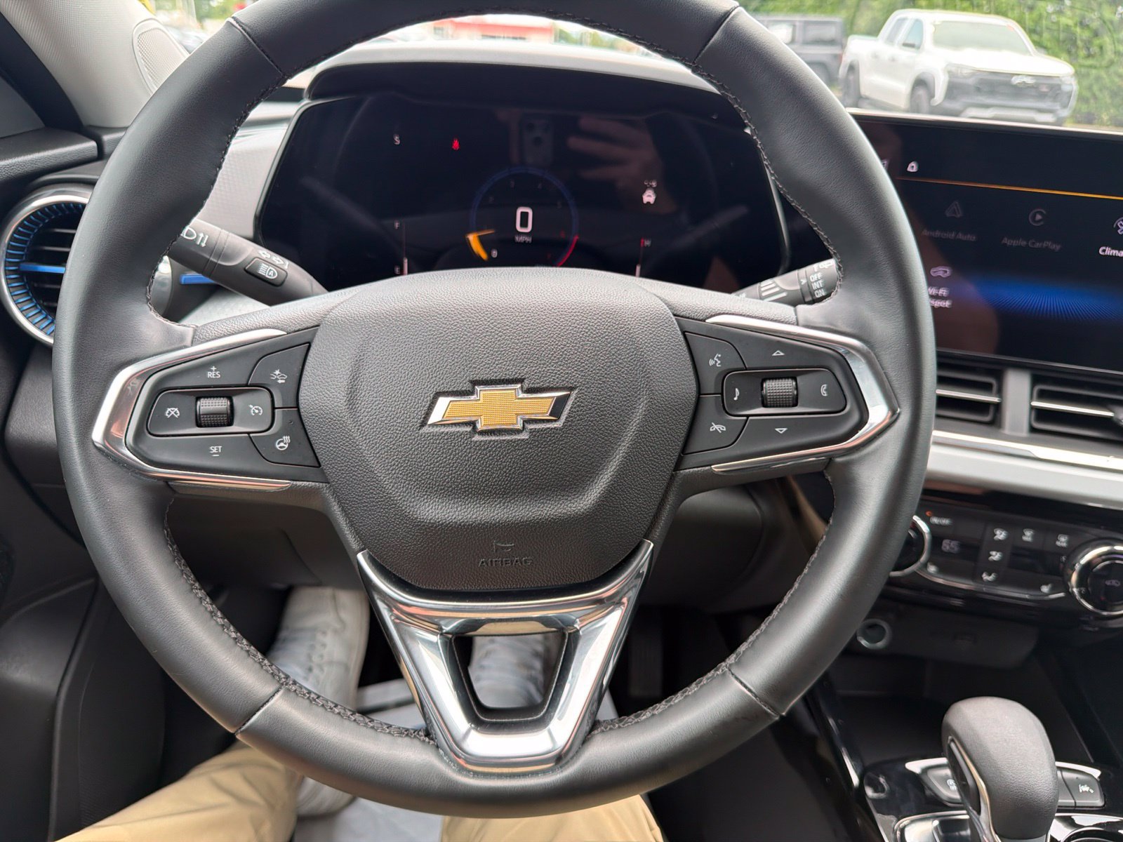 Used 2025 Chevrolet Trax LT w/ Driver Confidence Package FWD image 13