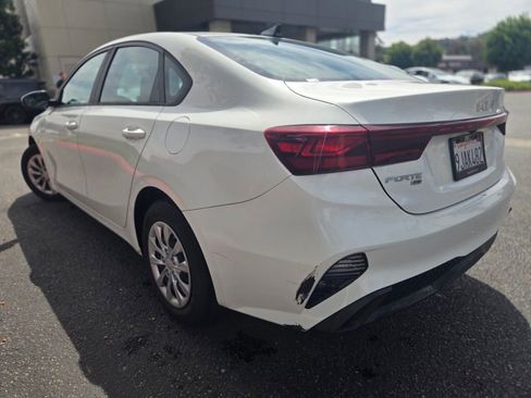 Used 2023 Kia Forte LX image 5