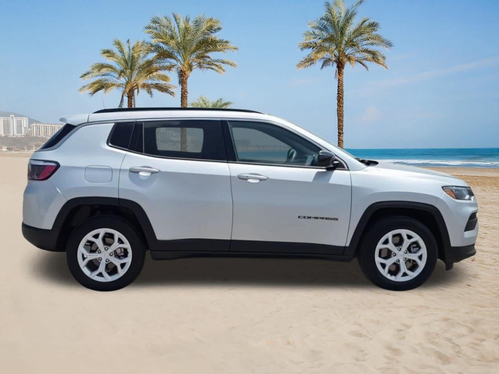 Used 2024 Jeep Compass Latitude AWD/4WD image 9