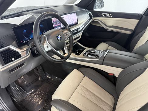 Certified 2024 BMW X7 xDrive40i w/ Climate Comfort Package image 11