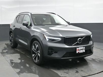 New 2026 Volvo XC40 B5 Ultra w/ Climate Package