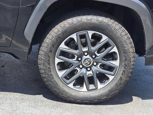 Used 2022 Toyota Tundra Limited AWD/4WD image 5