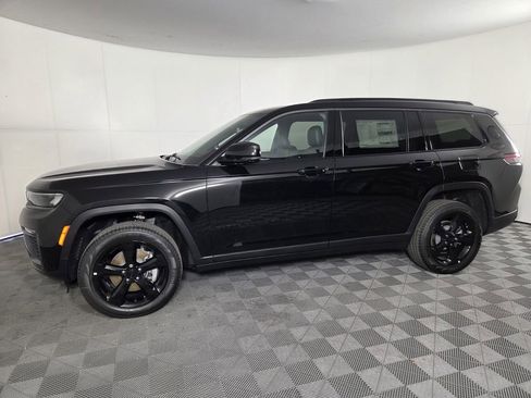 New 2026 Jeep Grand Cherokee L Limited RWD image 7