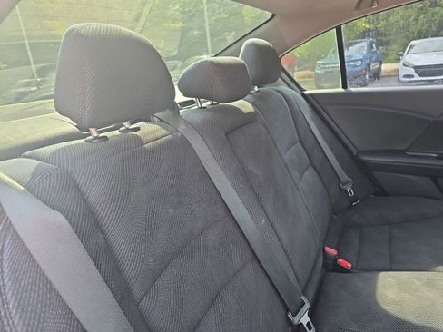 Used 2016 Honda Accord EX image 11