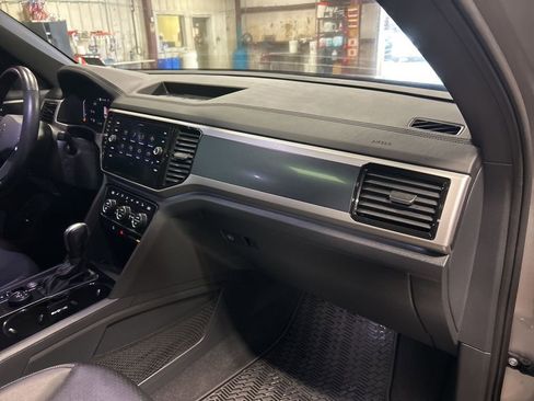 Used 2023 Volkswagen Atlas Cross Sport SEL R-Line image 49