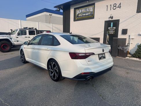 Used 2024 Volkswagen Jetta GLI Autobahn FWD image 3