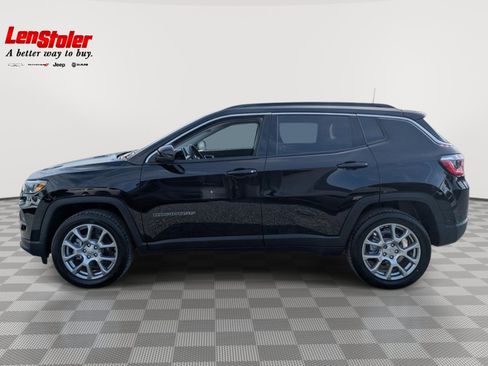 Used 2022 Jeep Compass Latitude AWD/4WD image 2