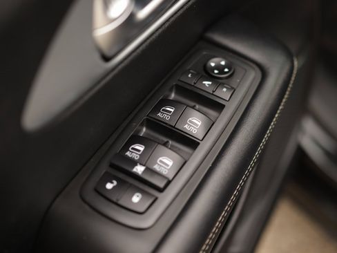 Used 2020 Chrysler Pacifica Limited w/ Advanced Safetytec Group image 26