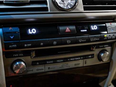 Used 2015 Lexus LS 460 L RWD image 22
