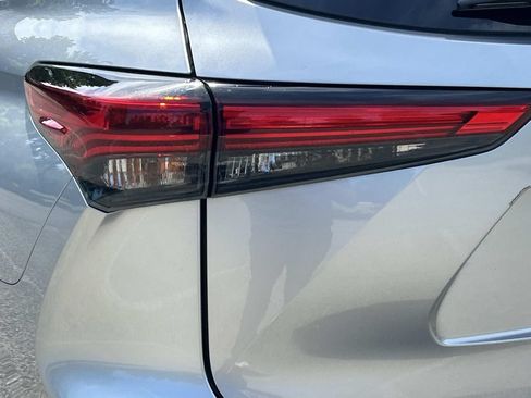 Used 2020 Toyota Highlander Limited AWD/4WD image 13