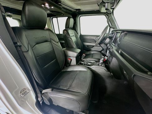 Used 2023 Jeep Wrangler Unlimited Sahara AWD/4WD image 31
