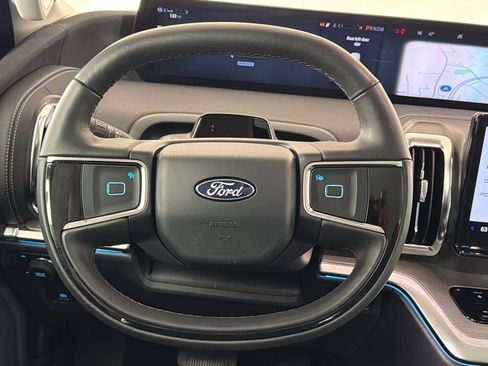 Used 2025 Ford Expedition Max Platinum w/ Driver's Package image 26