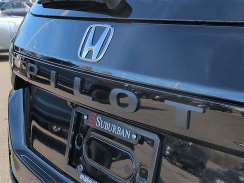 New 2025 Honda Pilot Sport image 12