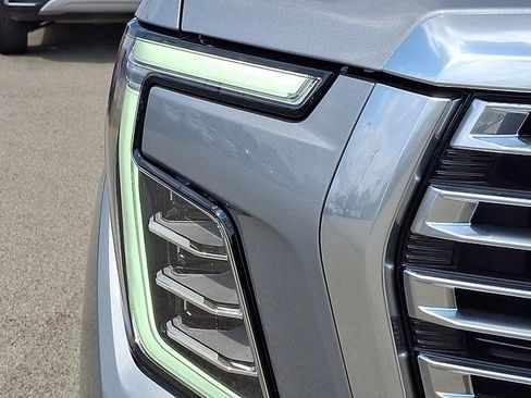 New 2026 GMC Yukon Denali w/ Denali Reserve Package AWD/4WD image 10