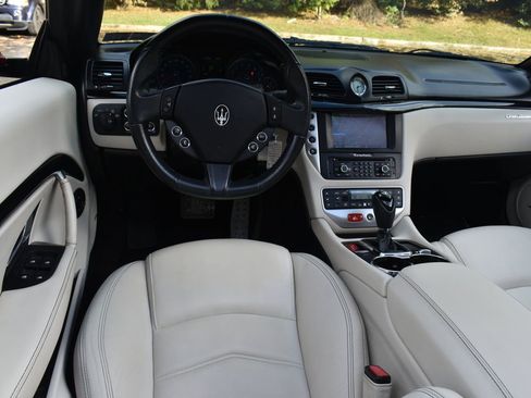 Used 2016 Maserati GranTurismo Sport image 19