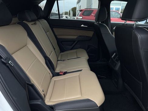 Used 2022 Volkswagen Atlas Cross Sport SE w/ Panoramic Sunroof Package image 31