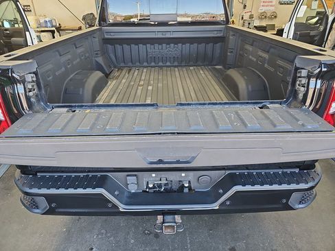 Used 2022 Chevrolet Silverado 2500 High Country w/ Z71 Off-Road Package image 13