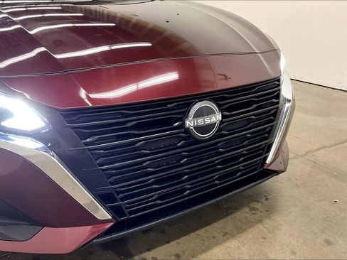 Used 2024 Nissan Altima 2.5 SV FWD image 31