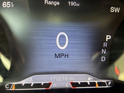 Used 2015 Jeep Cherokee Limited w/ Trailer Tow Group AWD/4WD image 8