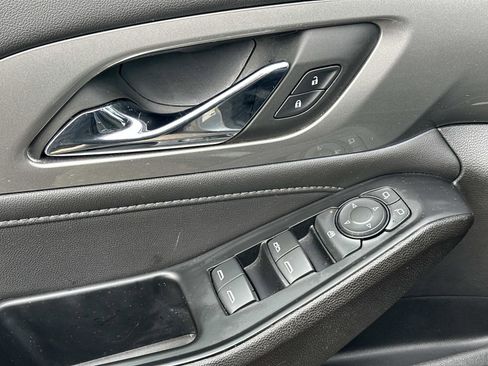 New 2023 Chevrolet Traverse LT FWD image 16