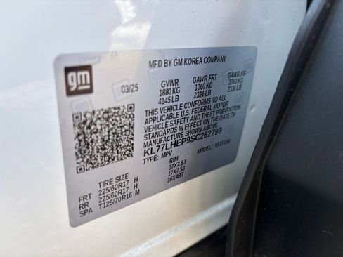 Used 2025 Chevrolet Trax LT w/ LT Convenience Package image 29