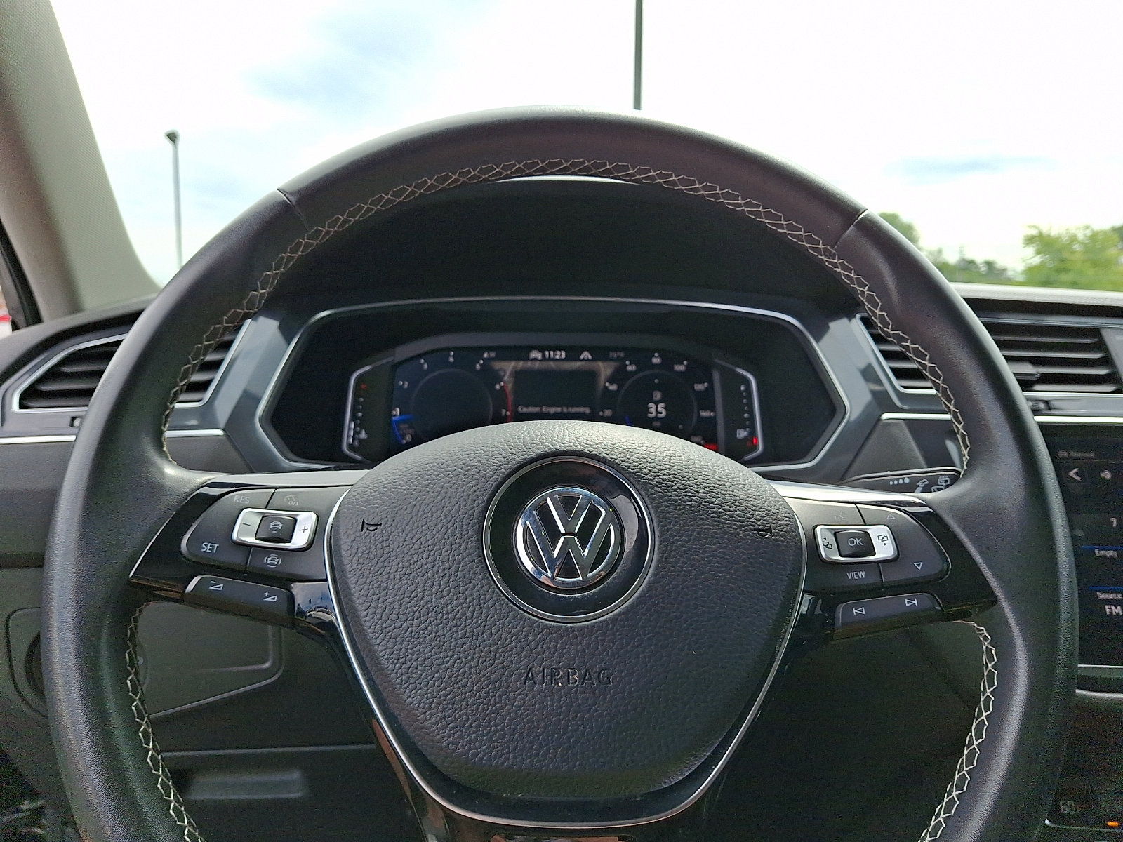 Used 2021 Volkswagen Tiguan SEL AWD/4WD image 19