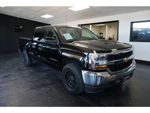 Used 2017 Chevrolet Silverado 1500 LT w/ All Star Edition RWD image 9