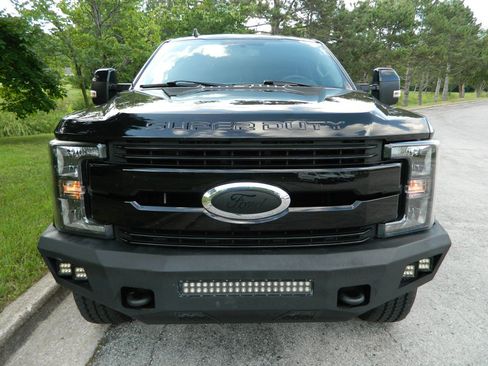 Used 2019 Ford F250 Lariat AWD/4WD image 2