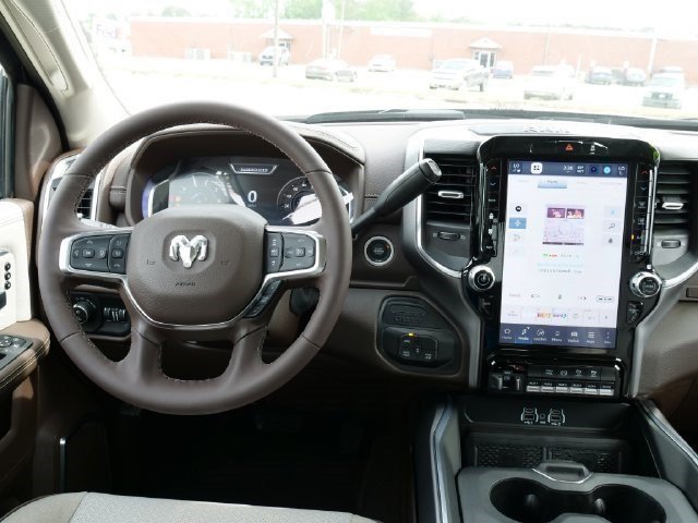 Used 2025 RAM 2500 Laramie AWD/4WD image 17