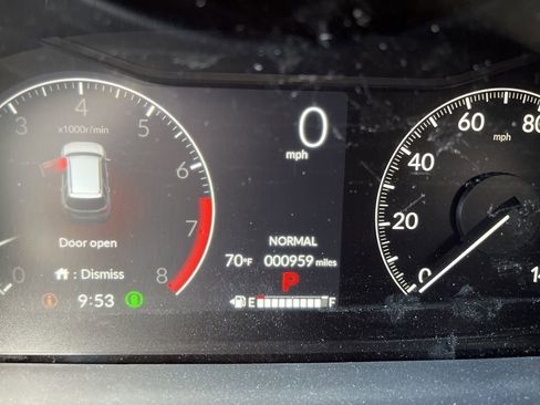 Used 2025 Honda Pilot Sport image 23