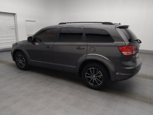 Used 2018 Dodge Journey SE w/ Connectivity Group FWD image 3