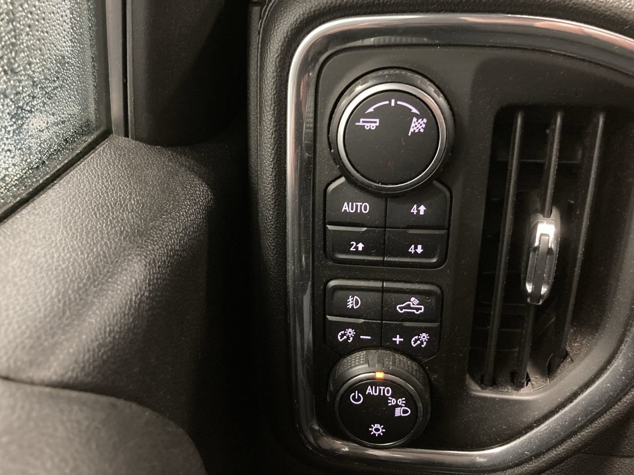 Used 2019 Chevrolet Silverado 1500 RST AWD/4WD image 14