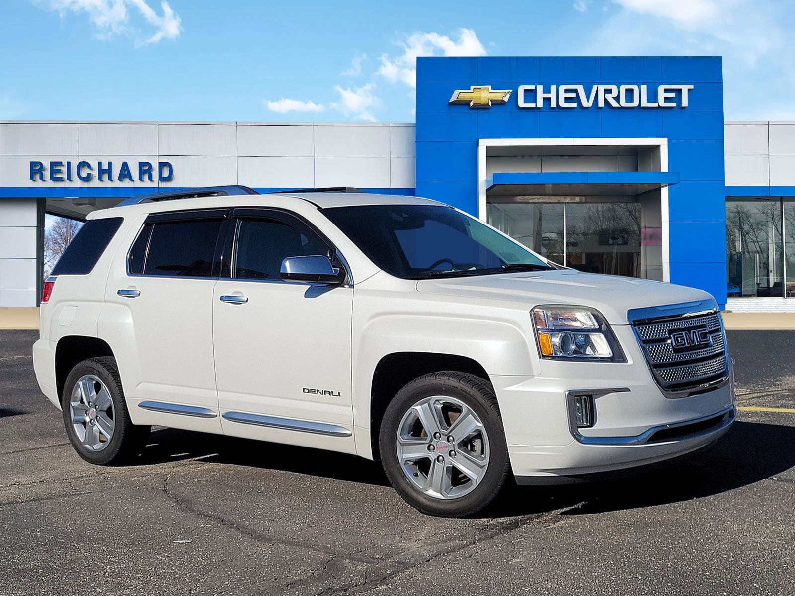 Used 2017 GMC Terrain Denali AWD/4WD image 1