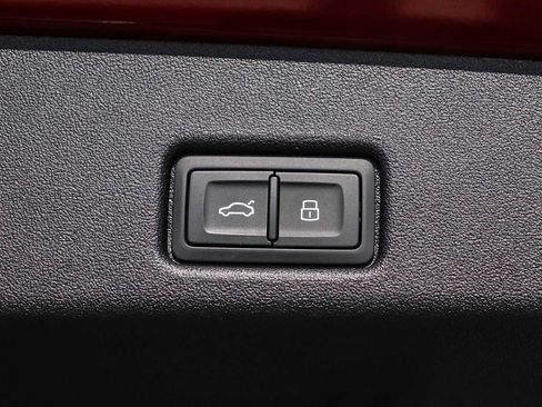 Used 2025 Audi Q5 Premium w/ Convenience Package AWD/4WD image 37