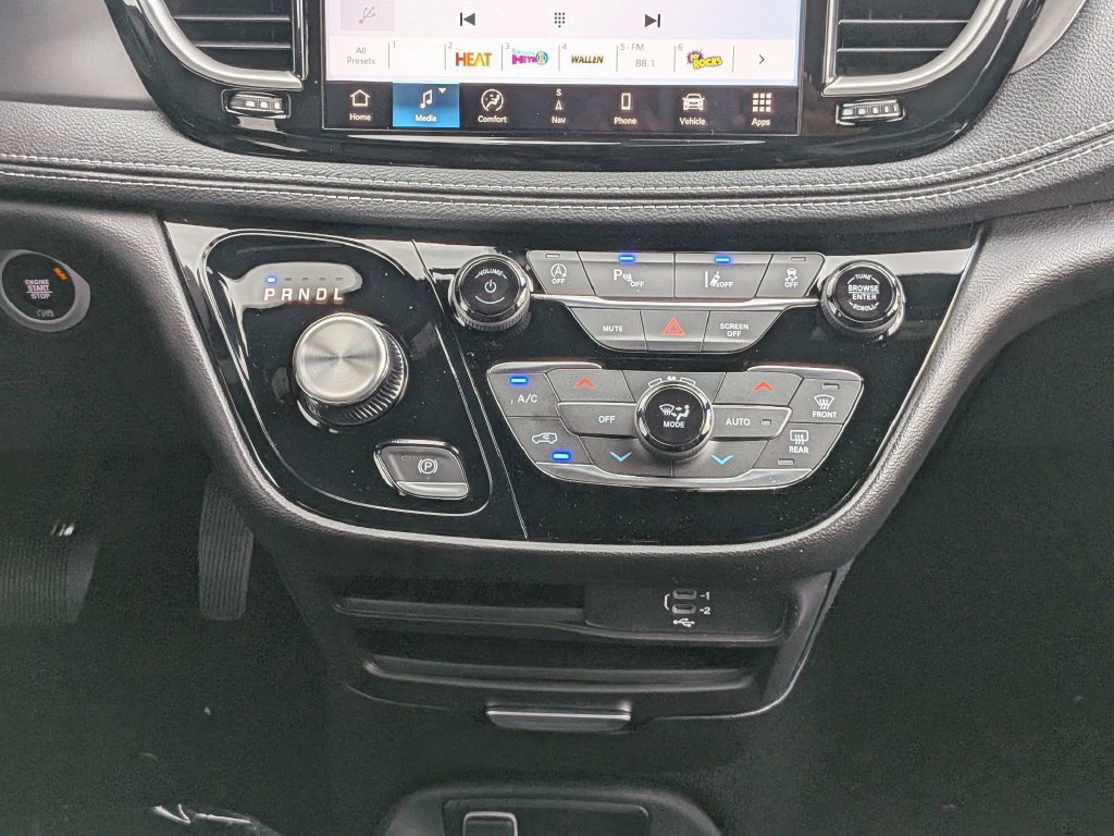 New 2027 Chrysler Pacifica Select w/ Family Tech Group FWD image 19