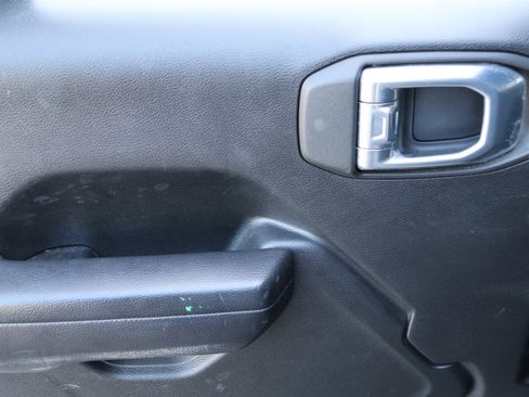 Used 2021 Jeep Wrangler Unlimited Sport image 32