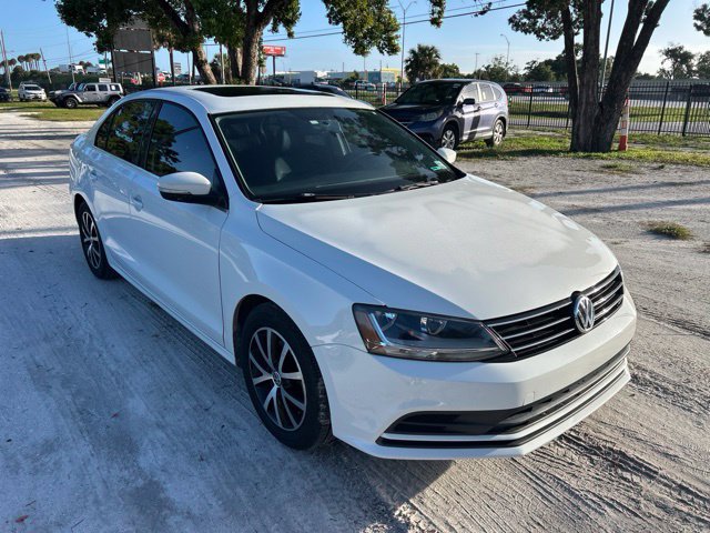 Used 2017 Volkswagen Jetta SE FWD image 1