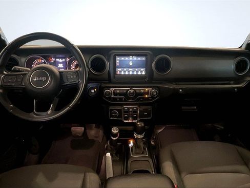 Used 2022 Jeep Gladiator Willys image 16