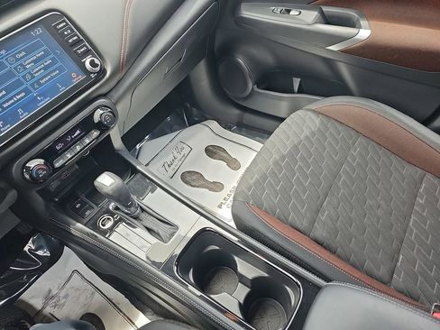 Used 2022 Nissan Kicks SR w/ Interior Electronics Package FWD image 29